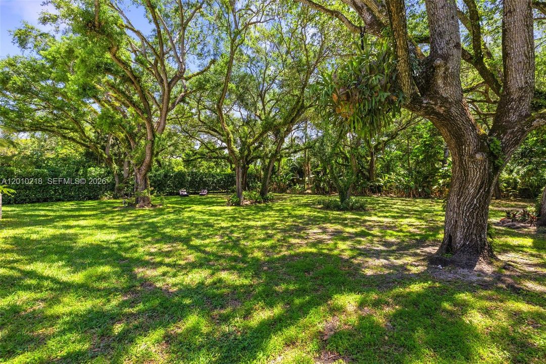 For Rent: $22,000 (5 beds, 5 baths, 5756 Square Feet)