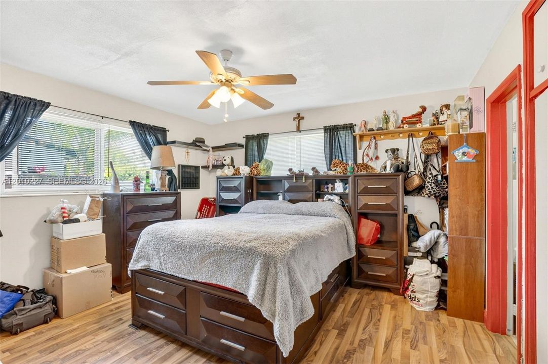 Active With Contract: $640,000 (3 beds, 2 baths, 1902 Square Feet)