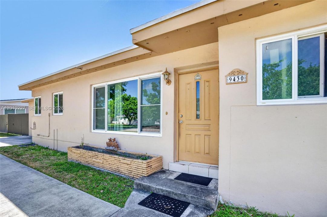 Active With Contract: $640,000 (3 beds, 2 baths, 1902 Square Feet)
