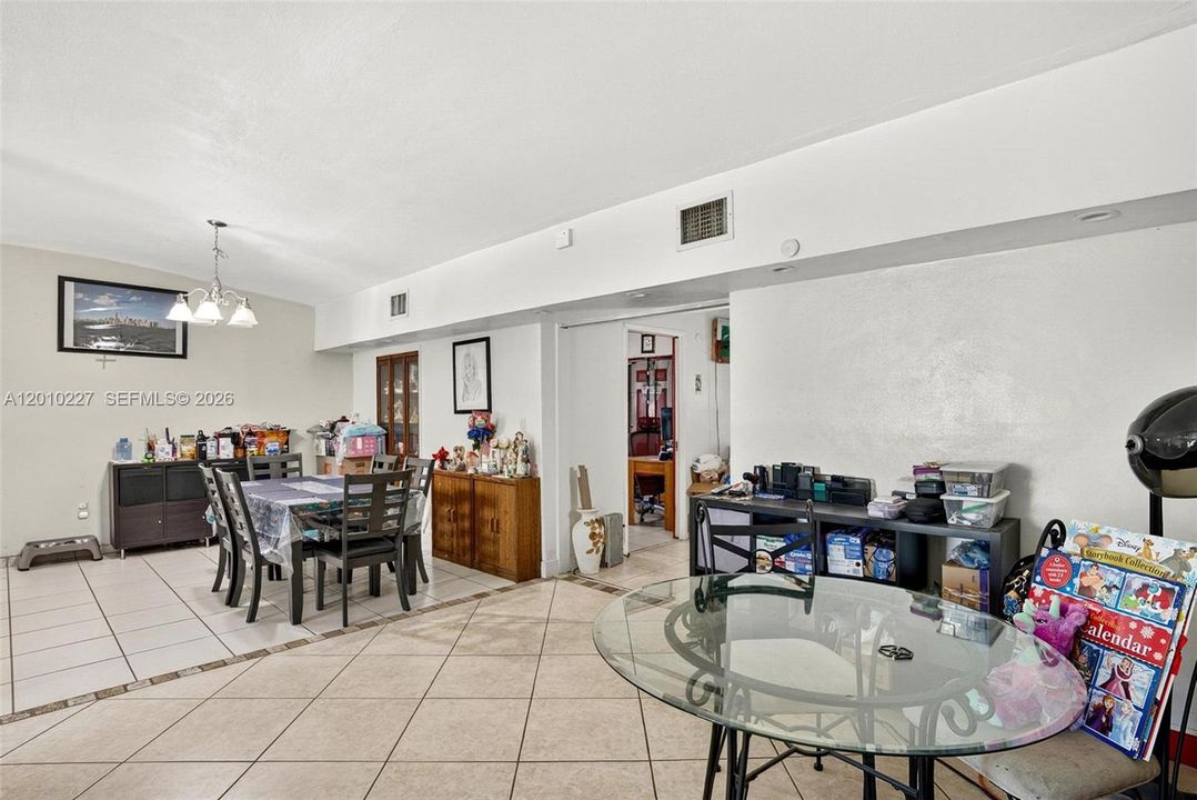 Active With Contract: $640,000 (3 beds, 2 baths, 1902 Square Feet)