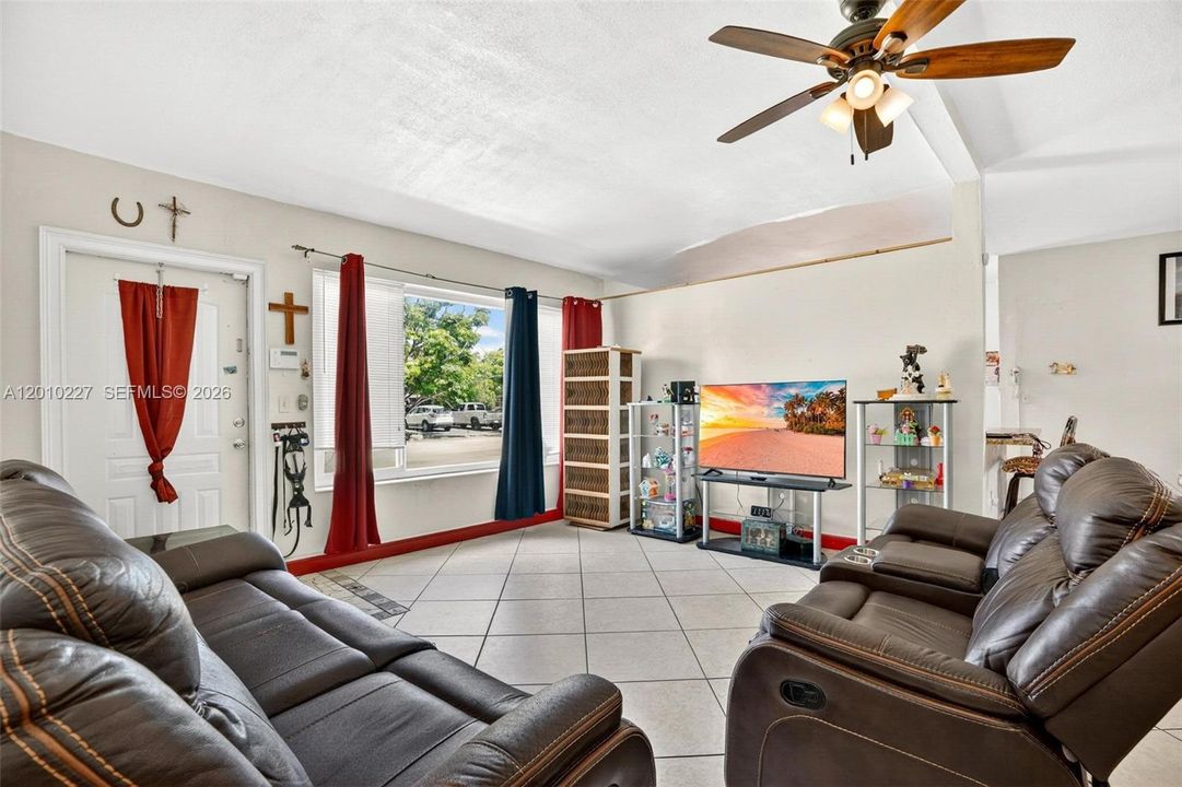 Active With Contract: $640,000 (3 beds, 2 baths, 1902 Square Feet)