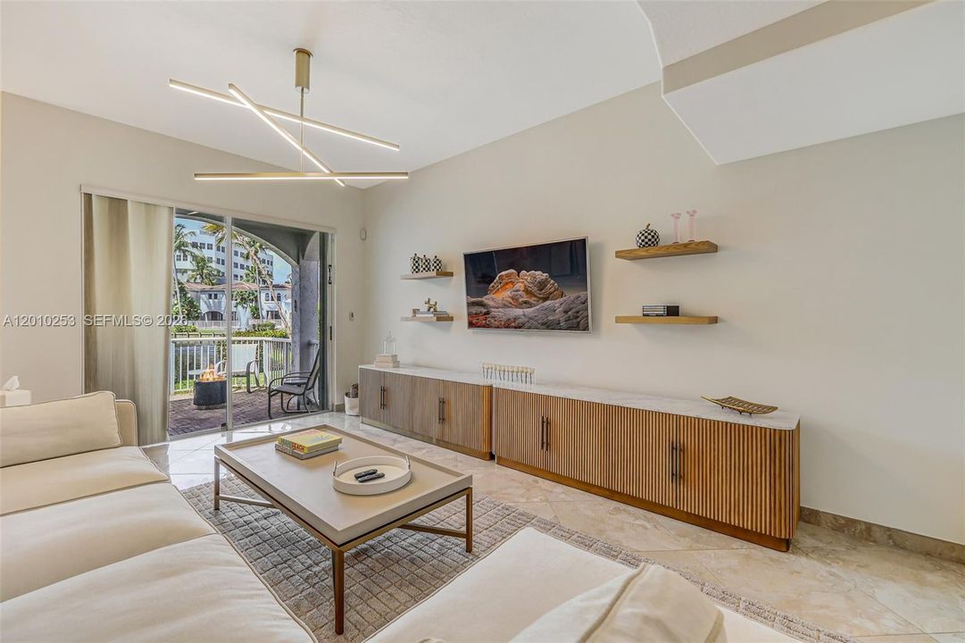 Active With Contract: $1,365,000 (4 beds, 2 baths, 2306 Square Feet)