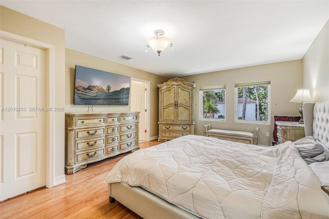 Active With Contract: $1,365,000 (4 beds, 2 baths, 2306 Square Feet)