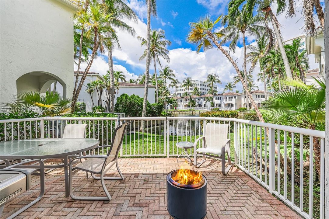 Active With Contract: $1,365,000 (4 beds, 2 baths, 2306 Square Feet)