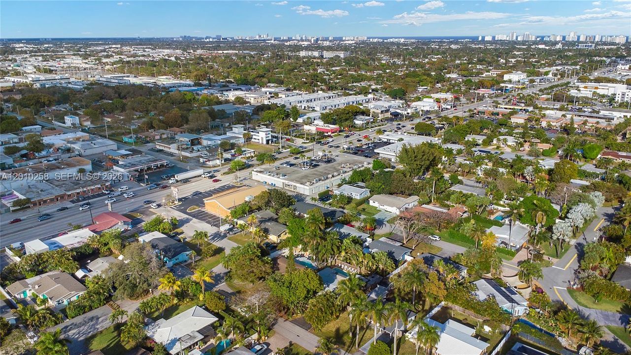 En Venta: $729,000 (4 camas, 3 baños, 1916 Pies cuadrados)