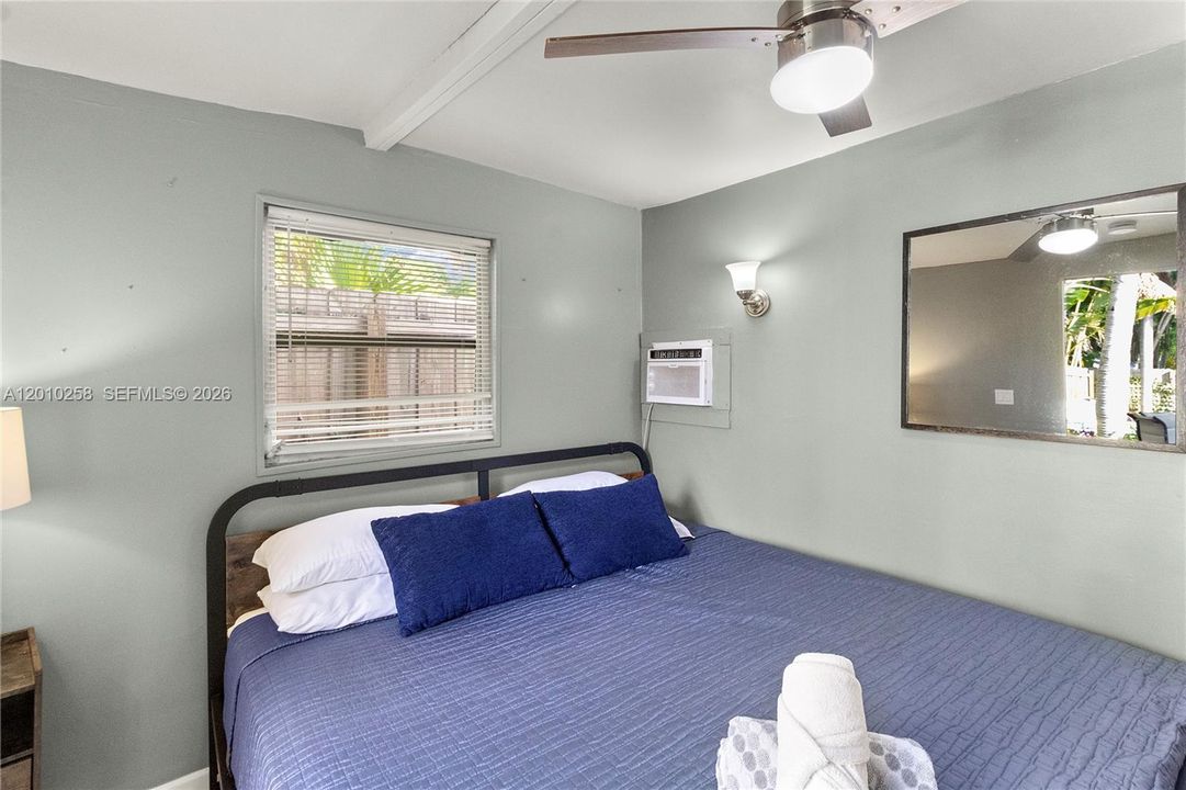 En Venta: $729,000 (4 camas, 3 baños, 1916 Pies cuadrados)