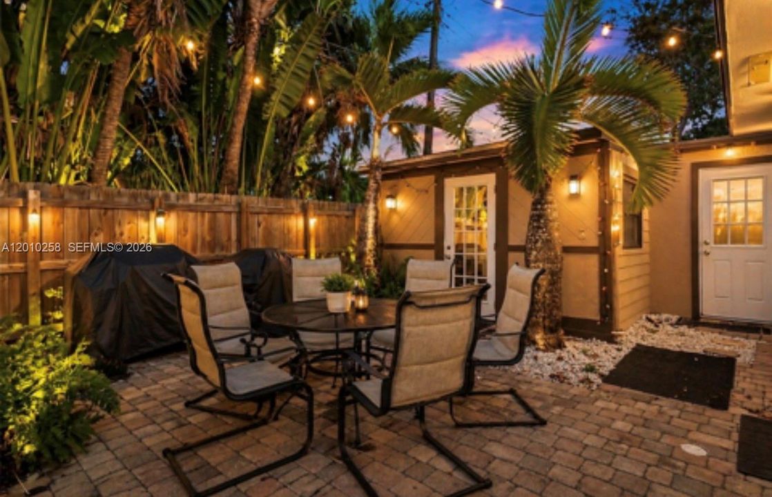 En Venta: $729,000 (4 camas, 3 baños, 1916 Pies cuadrados)