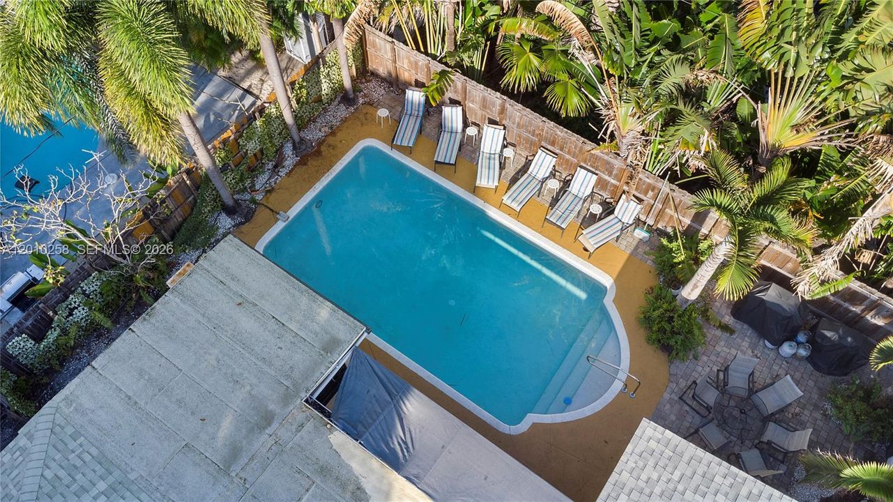 En Venta: $729,000 (4 camas, 3 baños, 1916 Pies cuadrados)