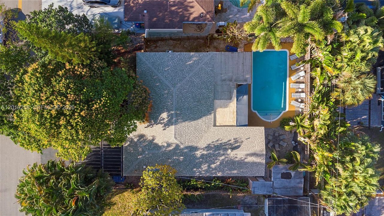 En Venta: $729,000 (4 camas, 3 baños, 1916 Pies cuadrados)