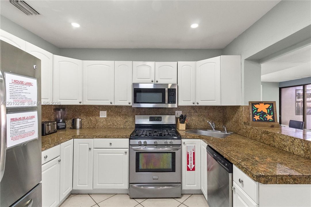En Venta: $729,000 (4 camas, 3 baños, 1916 Pies cuadrados)