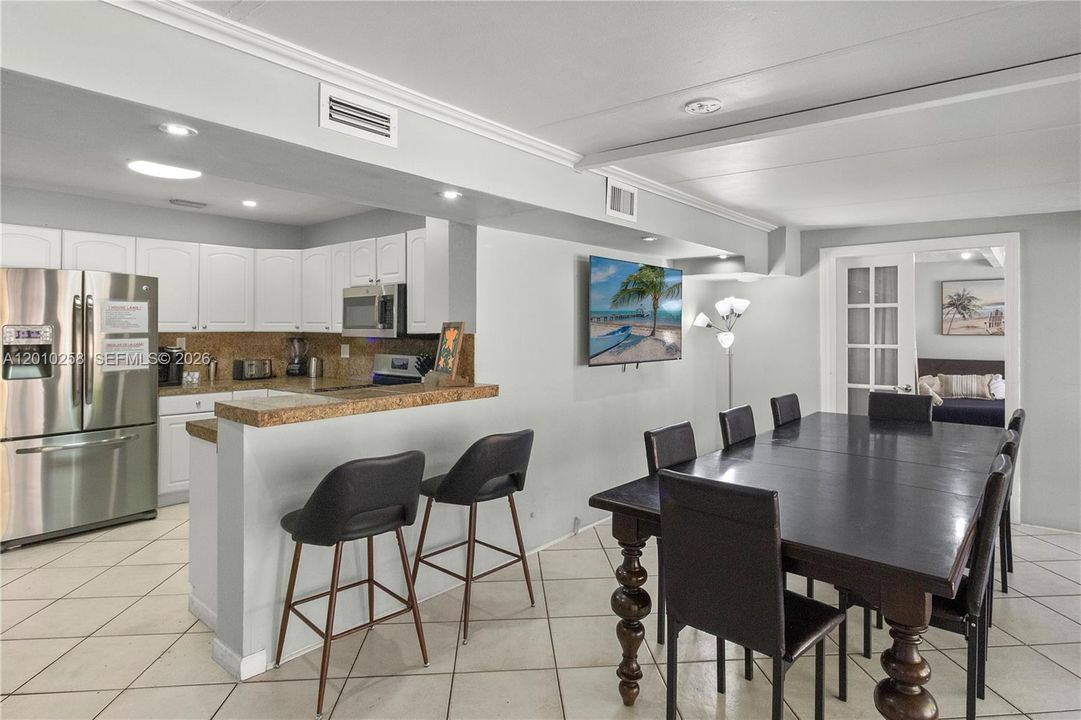 En Venta: $729,000 (4 camas, 3 baños, 1916 Pies cuadrados)