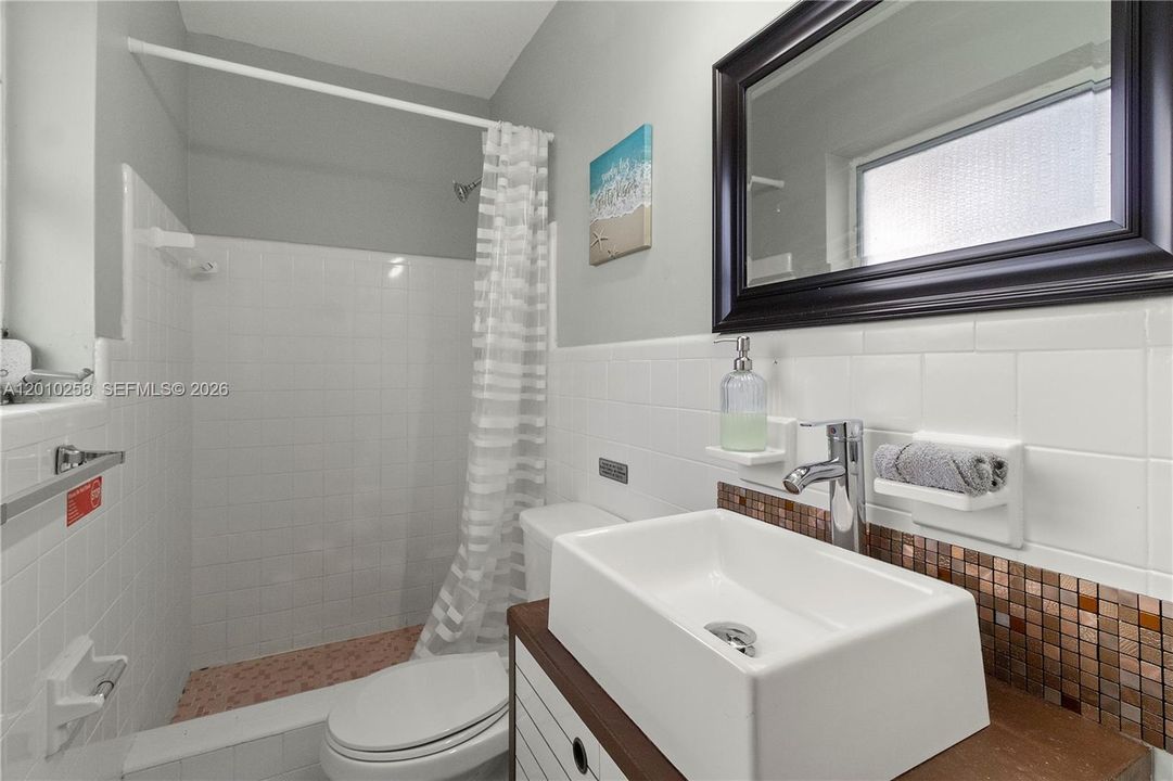 En Venta: $729,000 (4 camas, 3 baños, 1916 Pies cuadrados)