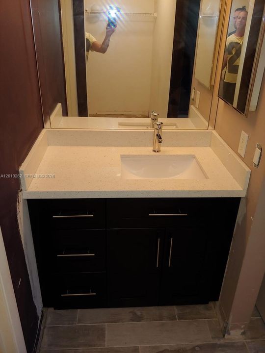 Activo con contrato: $249,900 (2 camas, 2 baños, 1113 Pies cuadrados)