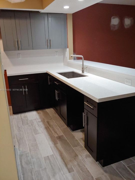 Activo con contrato: $249,900 (2 camas, 2 baños, 1113 Pies cuadrados)