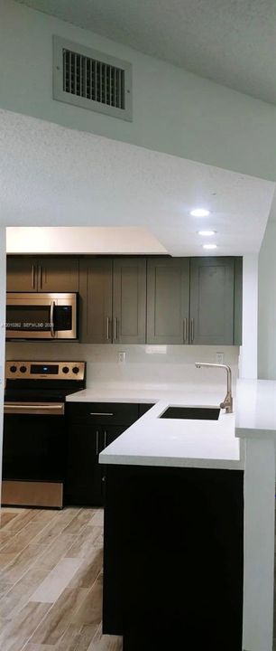 Activo con contrato: $249,900 (2 camas, 2 baños, 1113 Pies cuadrados)