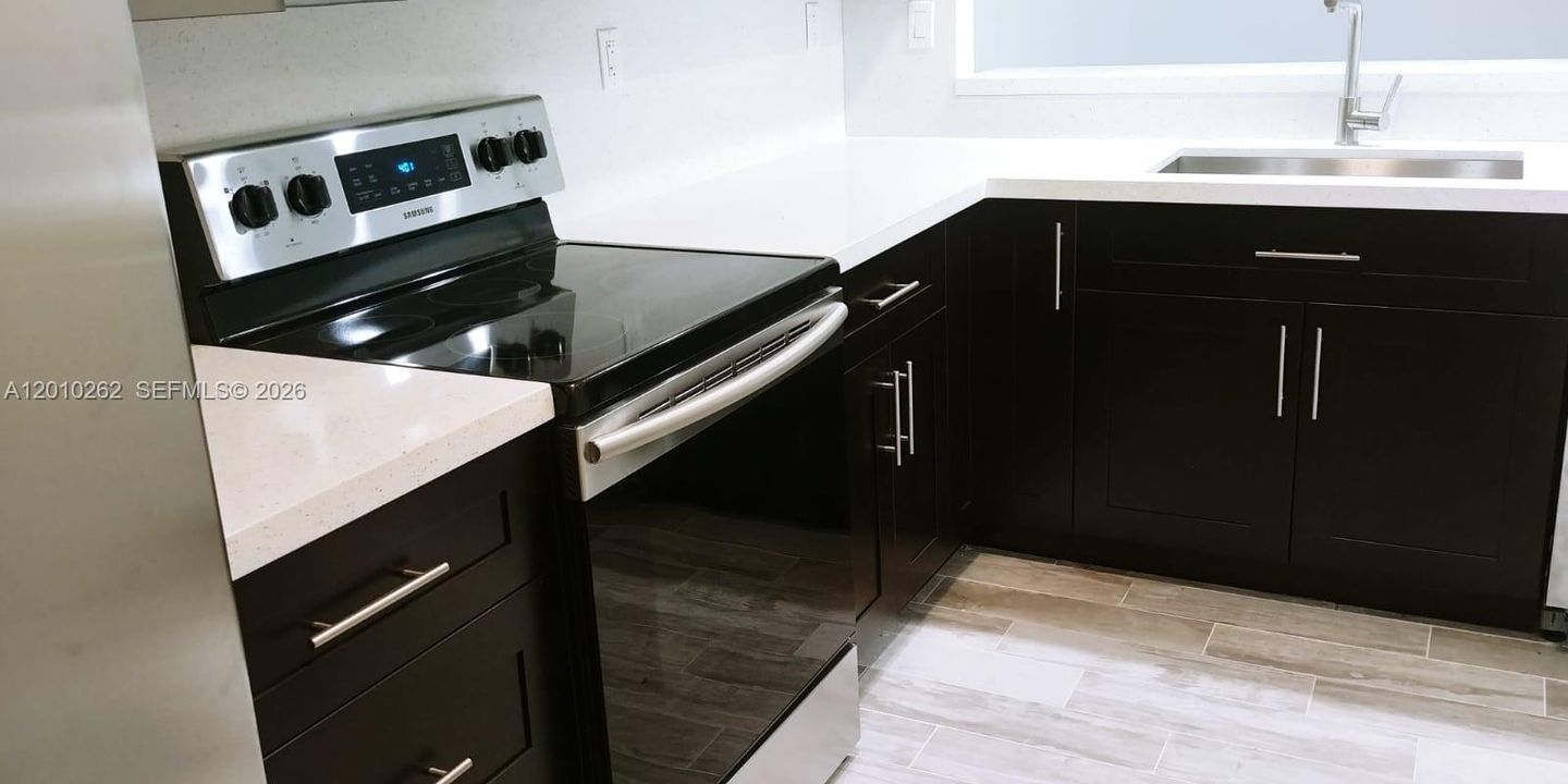 Activo con contrato: $249,900 (2 camas, 2 baños, 1113 Pies cuadrados)