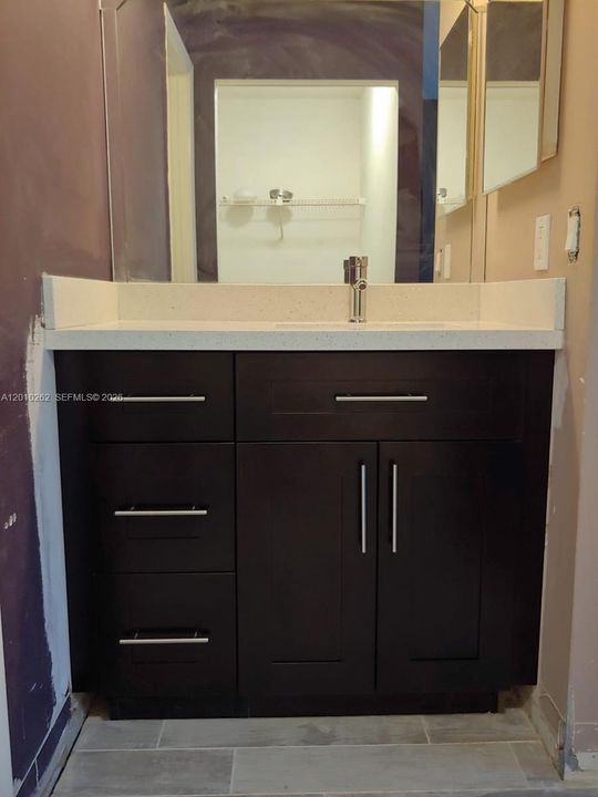 Activo con contrato: $249,900 (2 camas, 2 baños, 1113 Pies cuadrados)