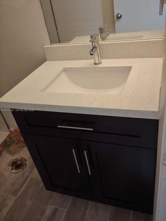 Activo con contrato: $249,900 (2 camas, 2 baños, 1113 Pies cuadrados)