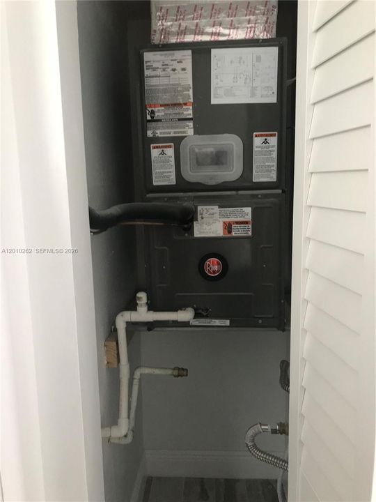 Activo con contrato: $249,900 (2 camas, 2 baños, 1113 Pies cuadrados)