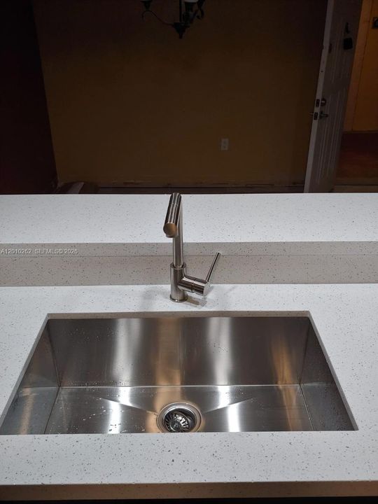 Activo con contrato: $249,900 (2 camas, 2 baños, 1113 Pies cuadrados)