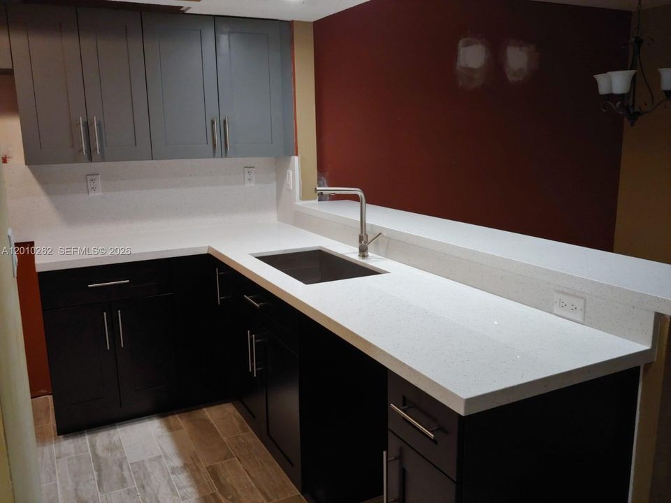 Activo con contrato: $249,900 (2 camas, 2 baños, 1113 Pies cuadrados)