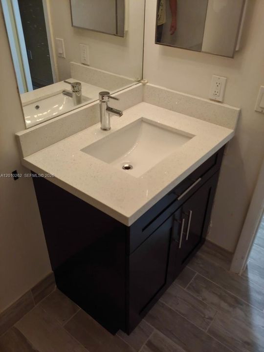 Activo con contrato: $249,900 (2 camas, 2 baños, 1113 Pies cuadrados)