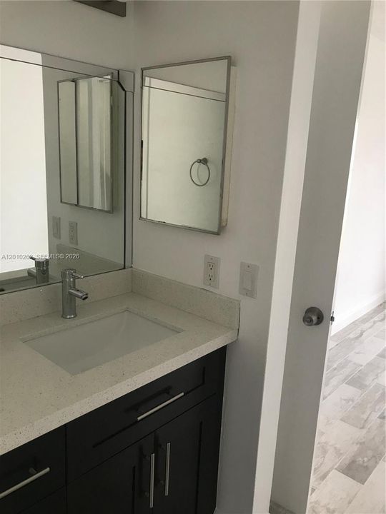 Activo con contrato: $249,900 (2 camas, 2 baños, 1113 Pies cuadrados)