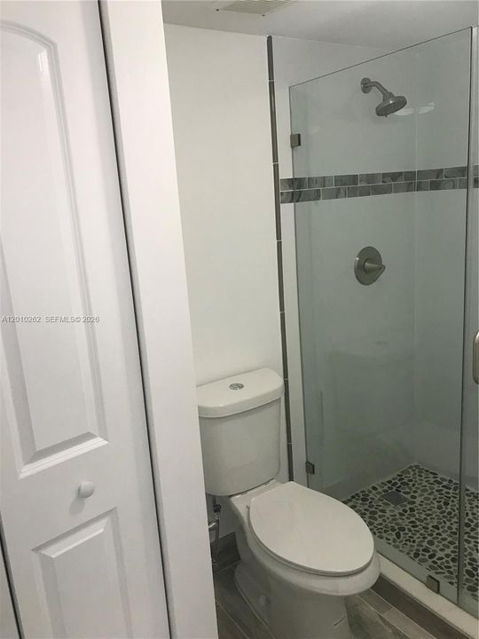 Activo con contrato: $249,900 (2 camas, 2 baños, 1113 Pies cuadrados)