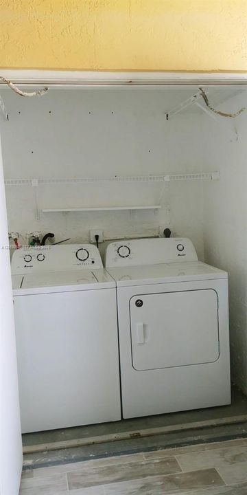 Activo con contrato: $249,900 (2 camas, 2 baños, 1113 Pies cuadrados)