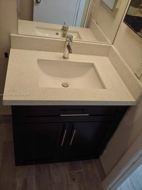 Activo con contrato: $249,900 (2 camas, 2 baños, 1113 Pies cuadrados)