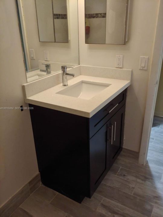 Activo con contrato: $249,900 (2 camas, 2 baños, 1113 Pies cuadrados)