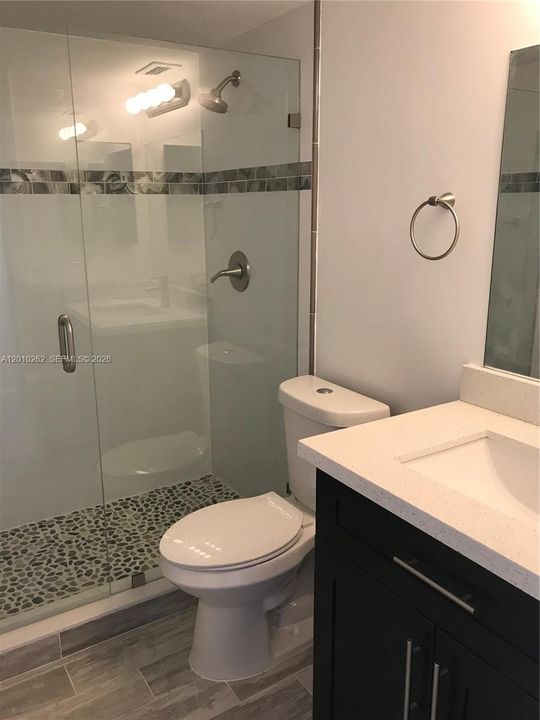 Activo con contrato: $249,900 (2 camas, 2 baños, 1113 Pies cuadrados)