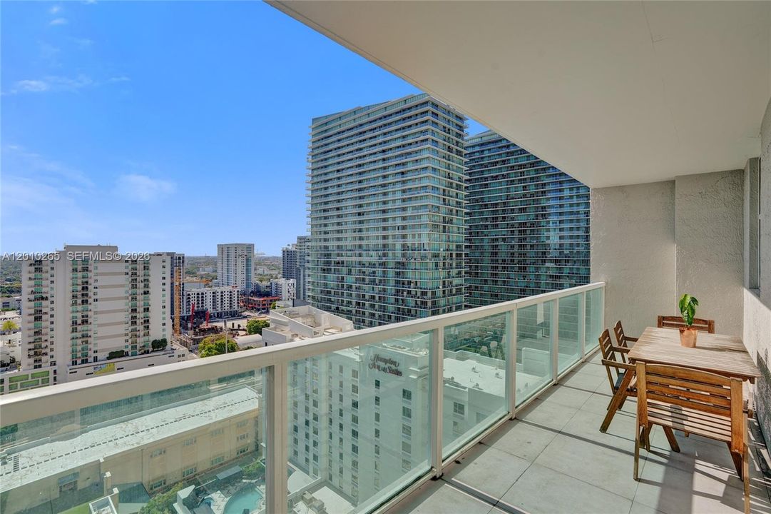 En Venta: $489,000 (2 camas, 2 baños, 1069 Pies cuadrados)