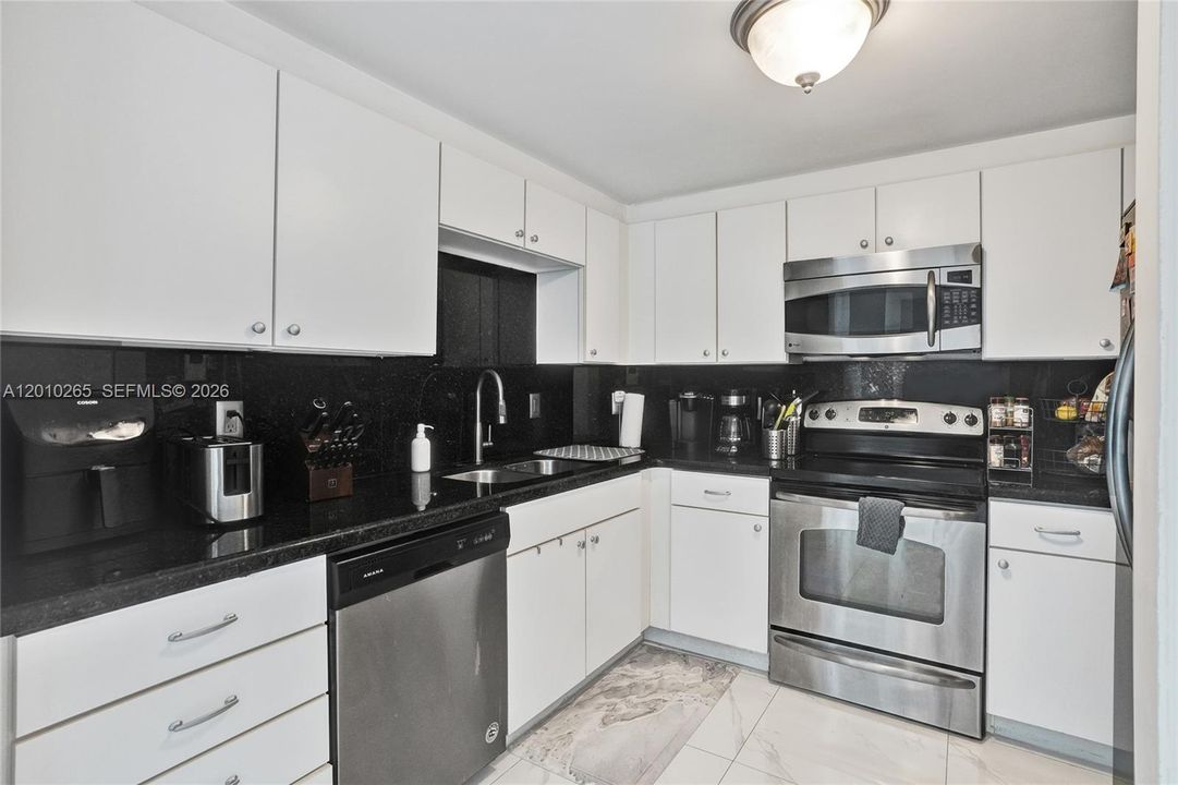 En Venta: $489,000 (2 camas, 2 baños, 1069 Pies cuadrados)