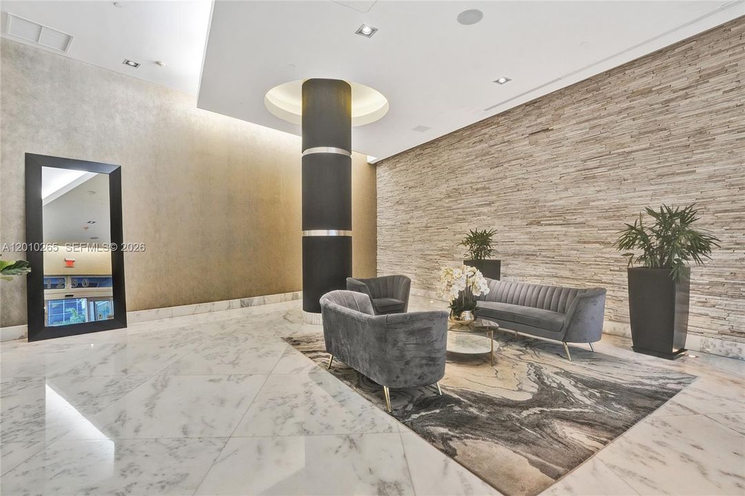 En Venta: $489,000 (2 camas, 2 baños, 1069 Pies cuadrados)