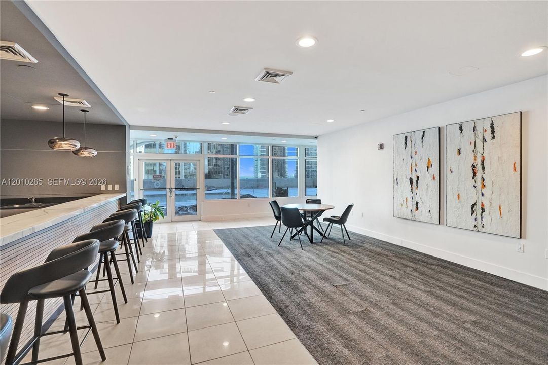 En Venta: $489,000 (2 camas, 2 baños, 1069 Pies cuadrados)