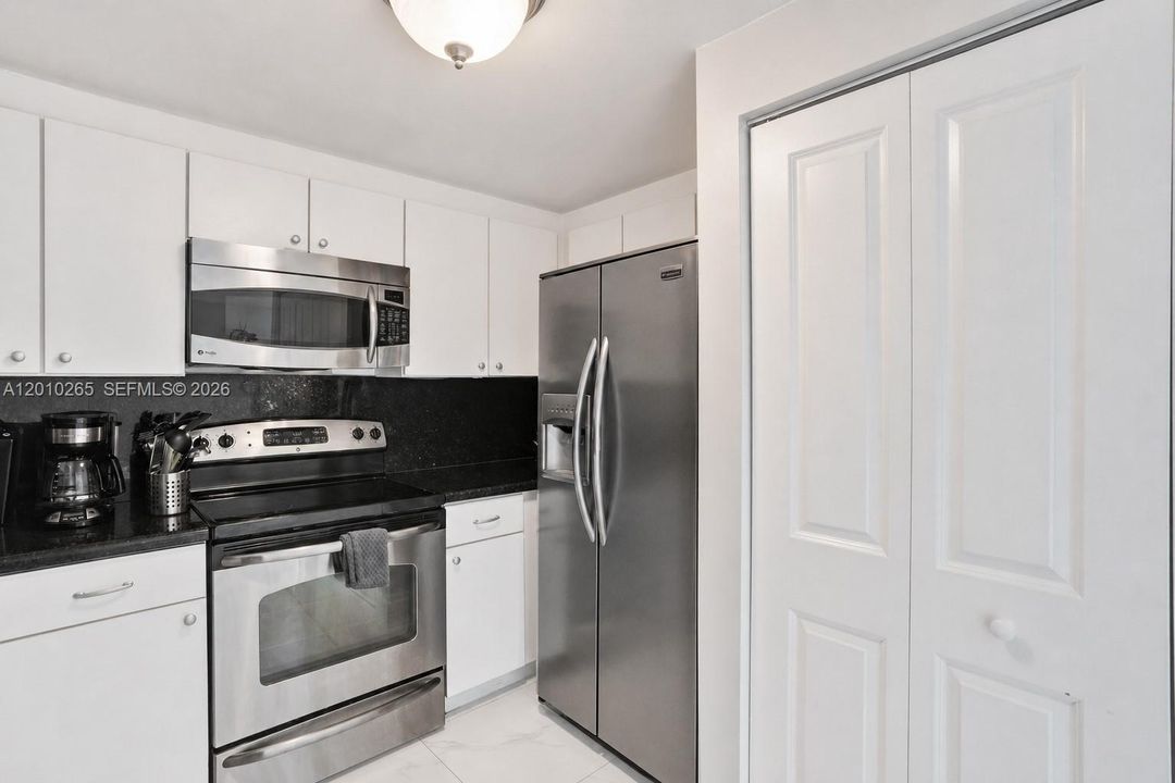 En Venta: $489,000 (2 camas, 2 baños, 1069 Pies cuadrados)