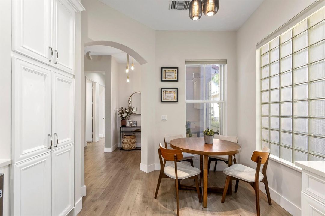 Breakfast and Split Bedrooms