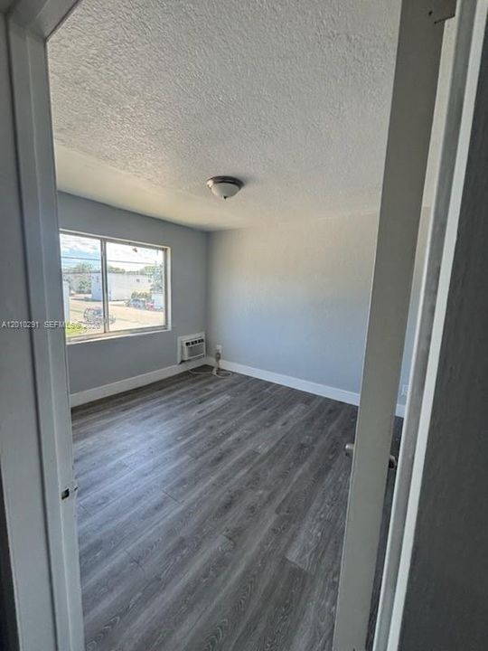 Activo con contrato: $1,395 (1 camas, 1 baños, 0 Pies cuadrados)