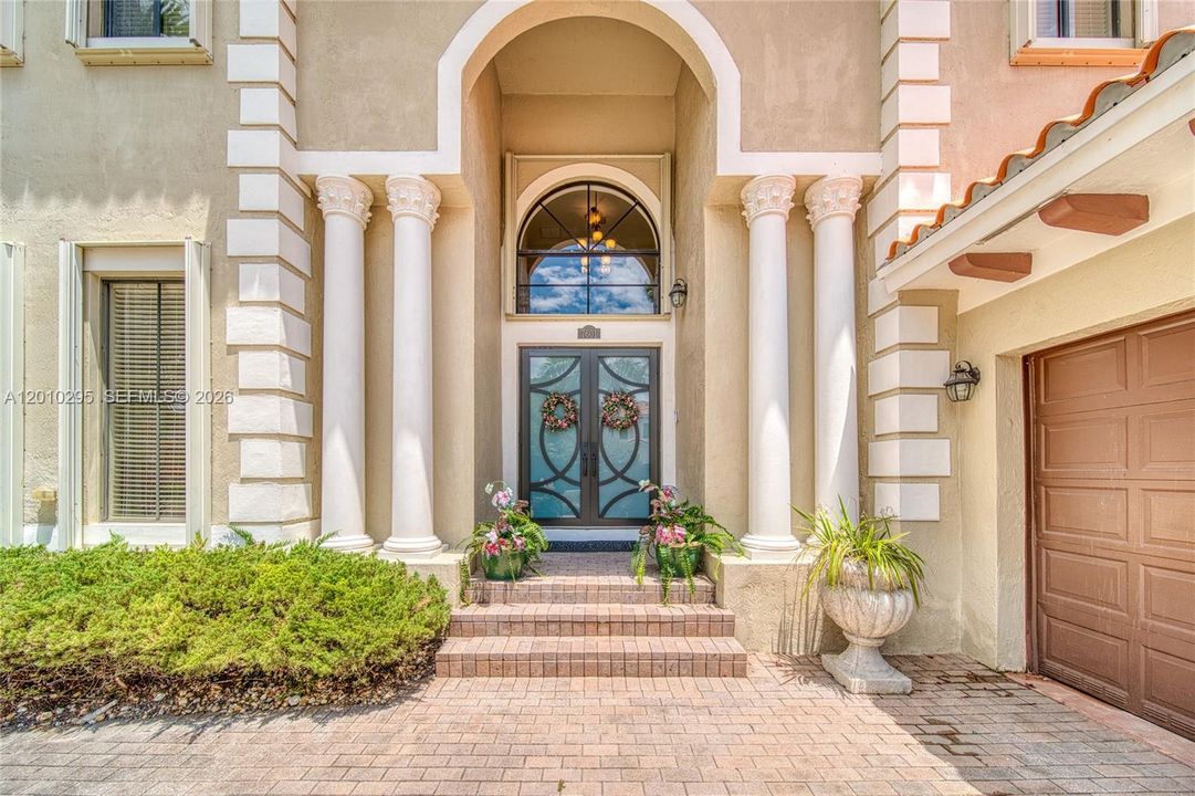 En Venta: $1,197,000 (5 camas, 4 baños, 3982 Pies cuadrados)