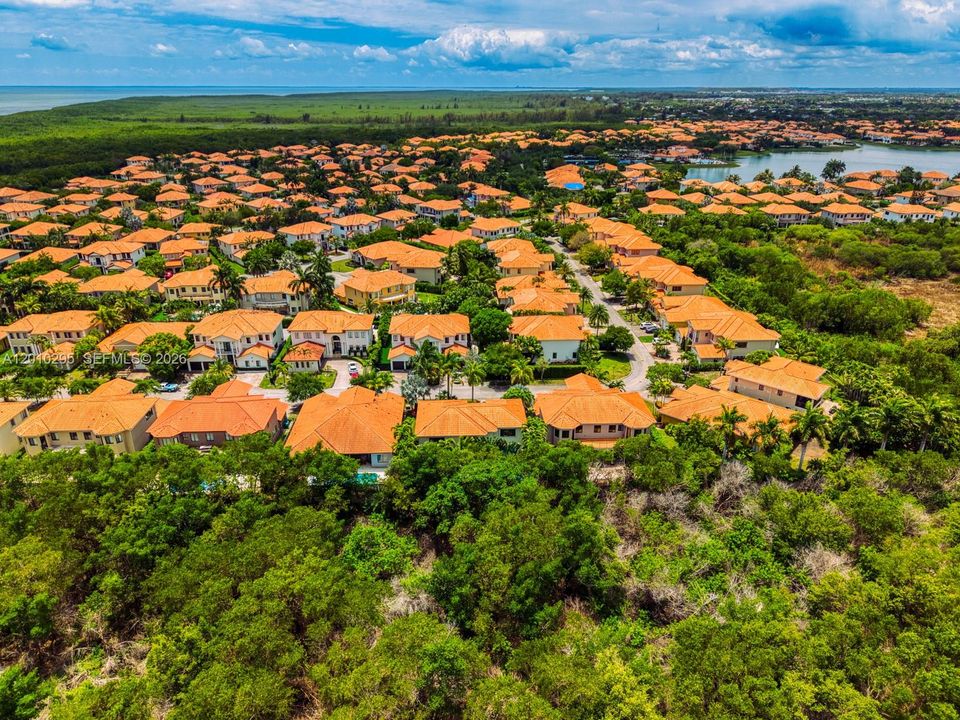 En Venta: $1,197,000 (5 camas, 4 baños, 3982 Pies cuadrados)