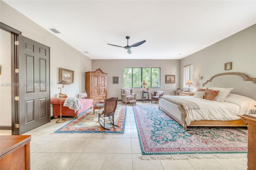 En Venta: $1,197,000 (5 camas, 4 baños, 3982 Pies cuadrados)
