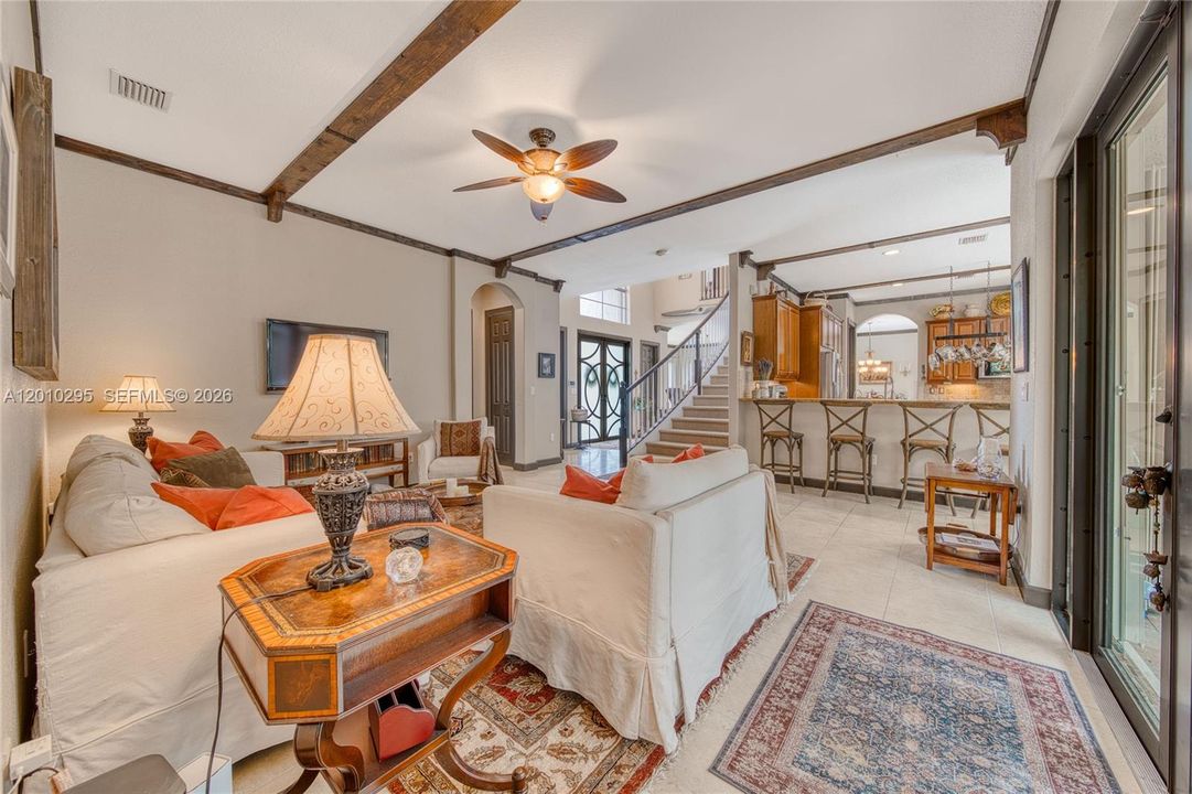 En Venta: $1,197,000 (5 camas, 4 baños, 3982 Pies cuadrados)