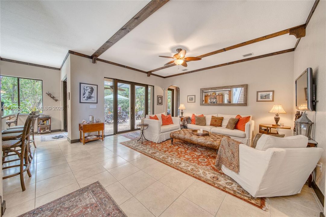 En Venta: $1,197,000 (5 camas, 4 baños, 3982 Pies cuadrados)