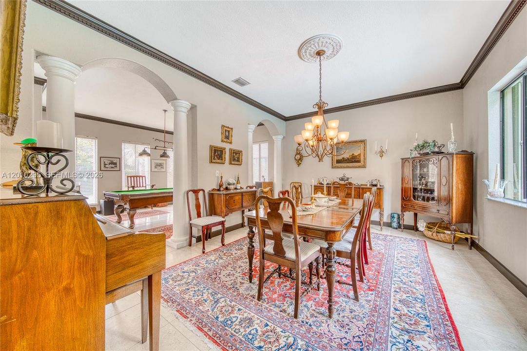 En Venta: $1,197,000 (5 camas, 4 baños, 3982 Pies cuadrados)