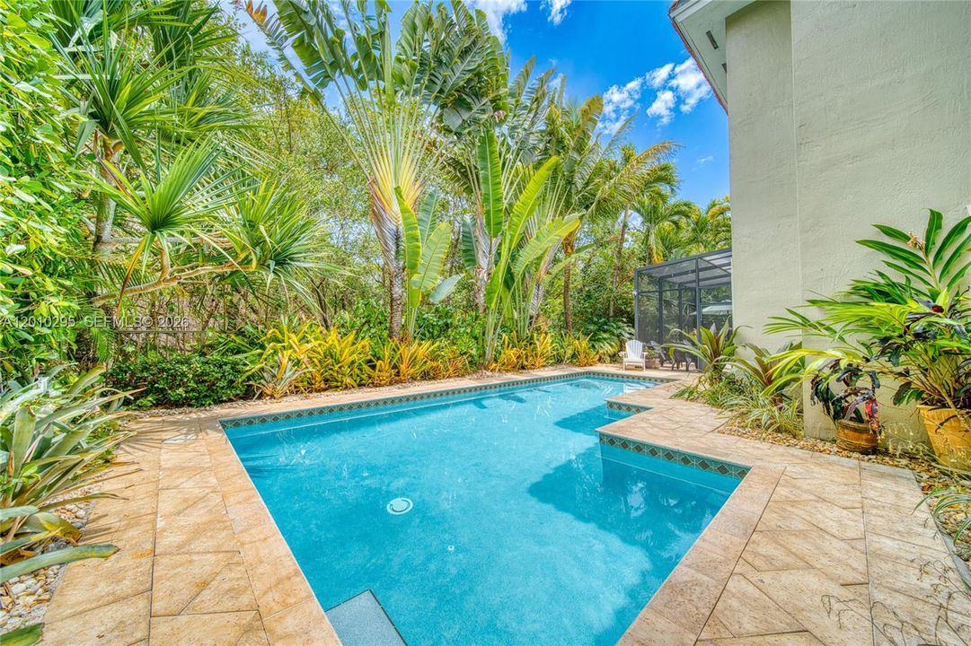 En Venta: $1,197,000 (5 camas, 4 baños, 3982 Pies cuadrados)
