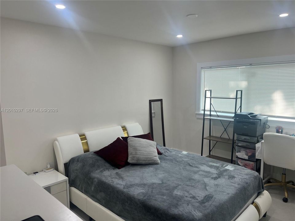 For Sale: $438,900 (3 beds, 2 baths, 1275 Square Feet)