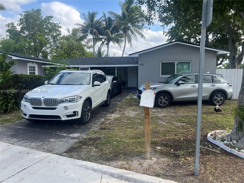 For Sale: $438,900 (3 beds, 2 baths, 1275 Square Feet)
