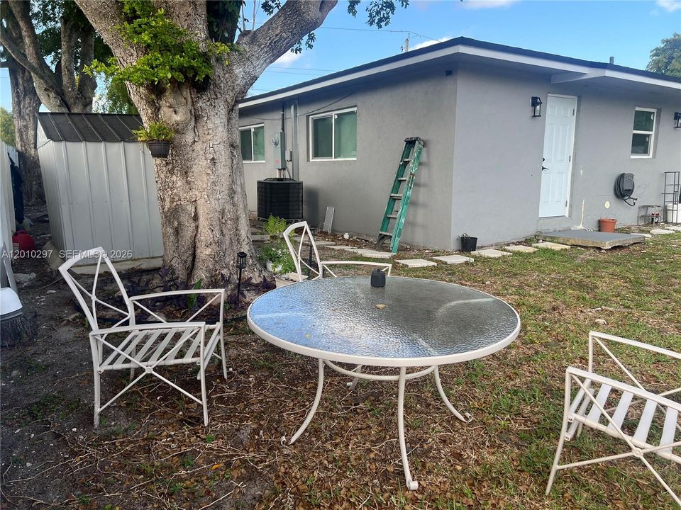 For Sale: $438,900 (3 beds, 2 baths, 1275 Square Feet)