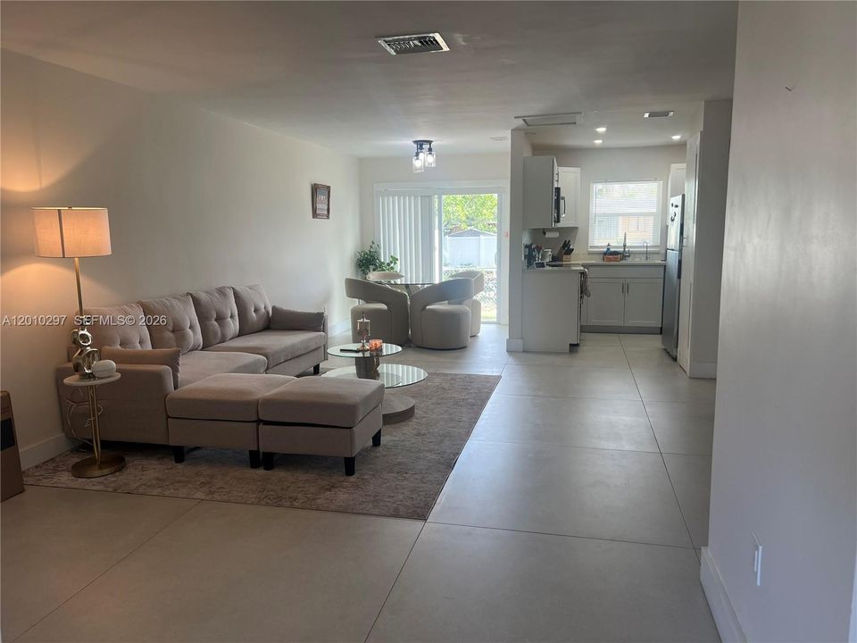 For Sale: $438,900 (3 beds, 2 baths, 1275 Square Feet)